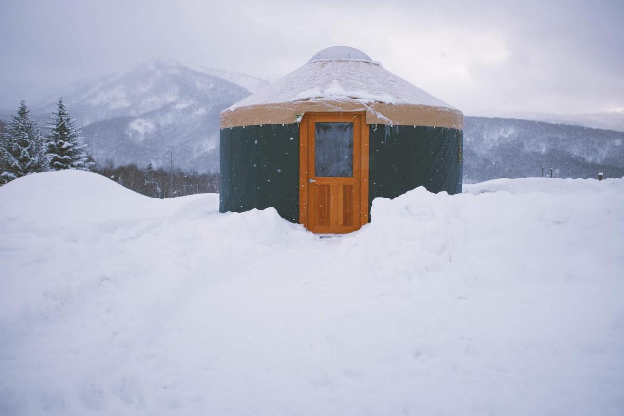 Hotel The Yurts At Margo'S Garden, Kiroro Akaigawa Exterior foto